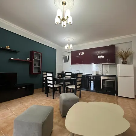 Ledi Seaview Apartament *